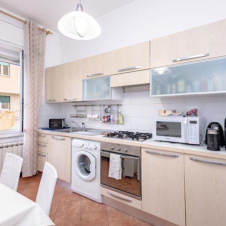 Апартаменты Dolce Casa Di Sve Vicino La Stazione Генуя Экстерьер фото