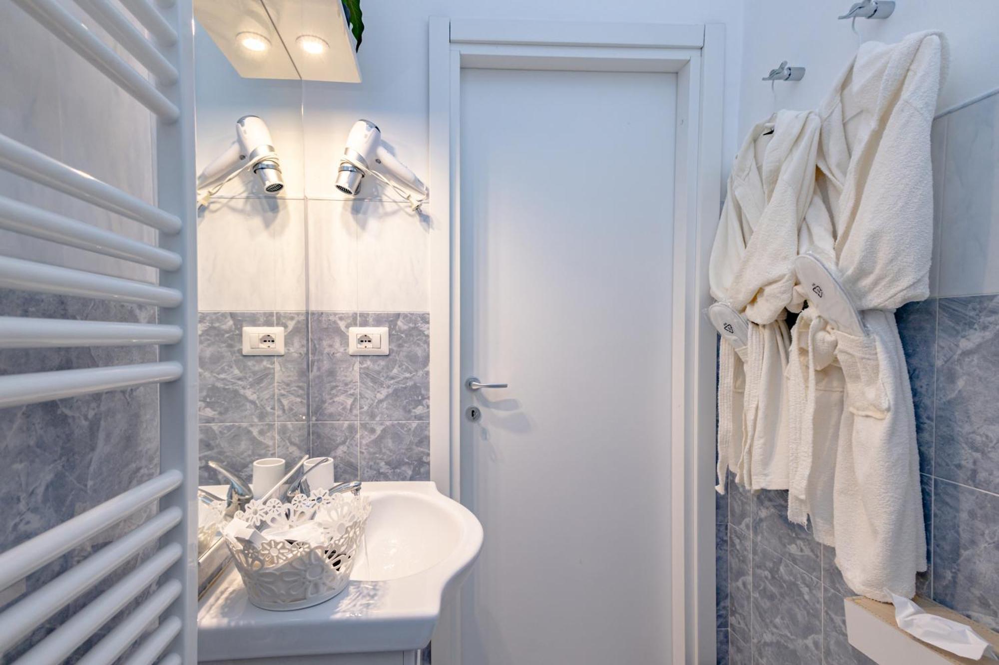 Апартаменты Dolce Casa Di Sve Vicino La Stazione Генуя Экстерьер фото